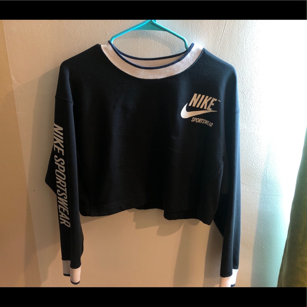 Nike crop top sweater